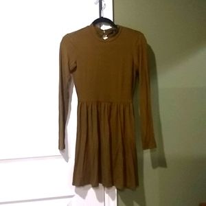 Pretty keyhole dress